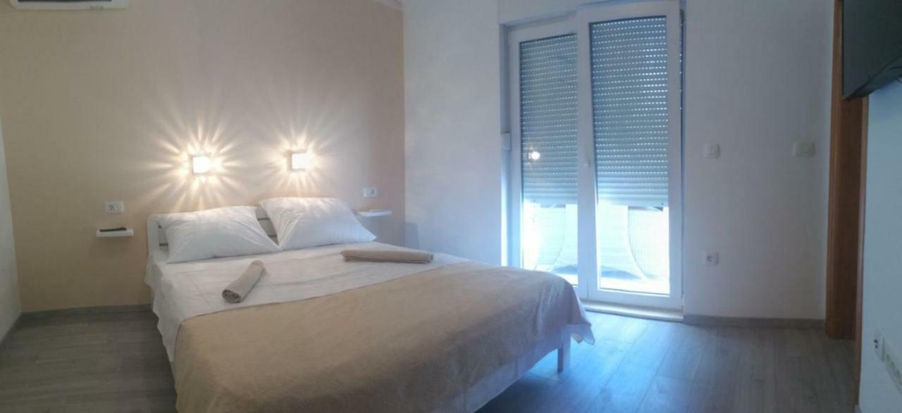 Apartments Prpic Seget Vranjica Room photo